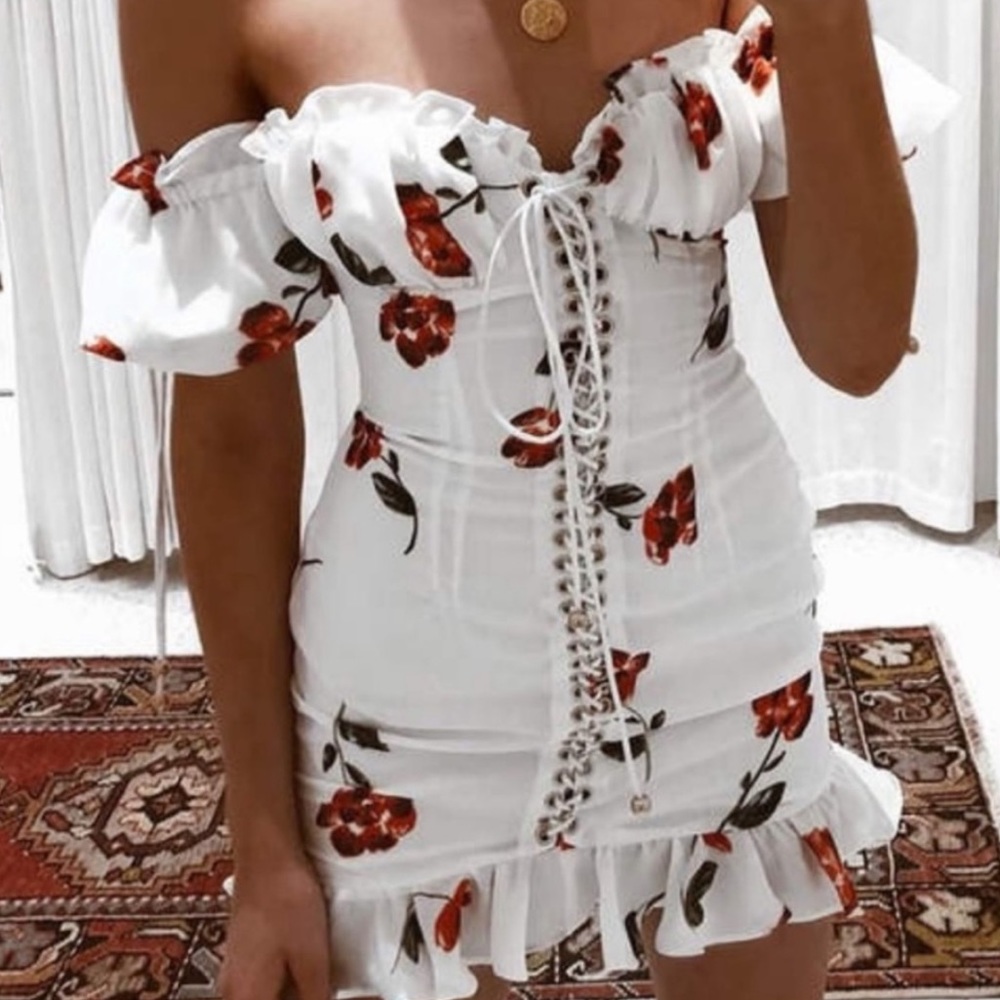PRE ORDER 🌹 floral mini dress - Picture 2 of 8